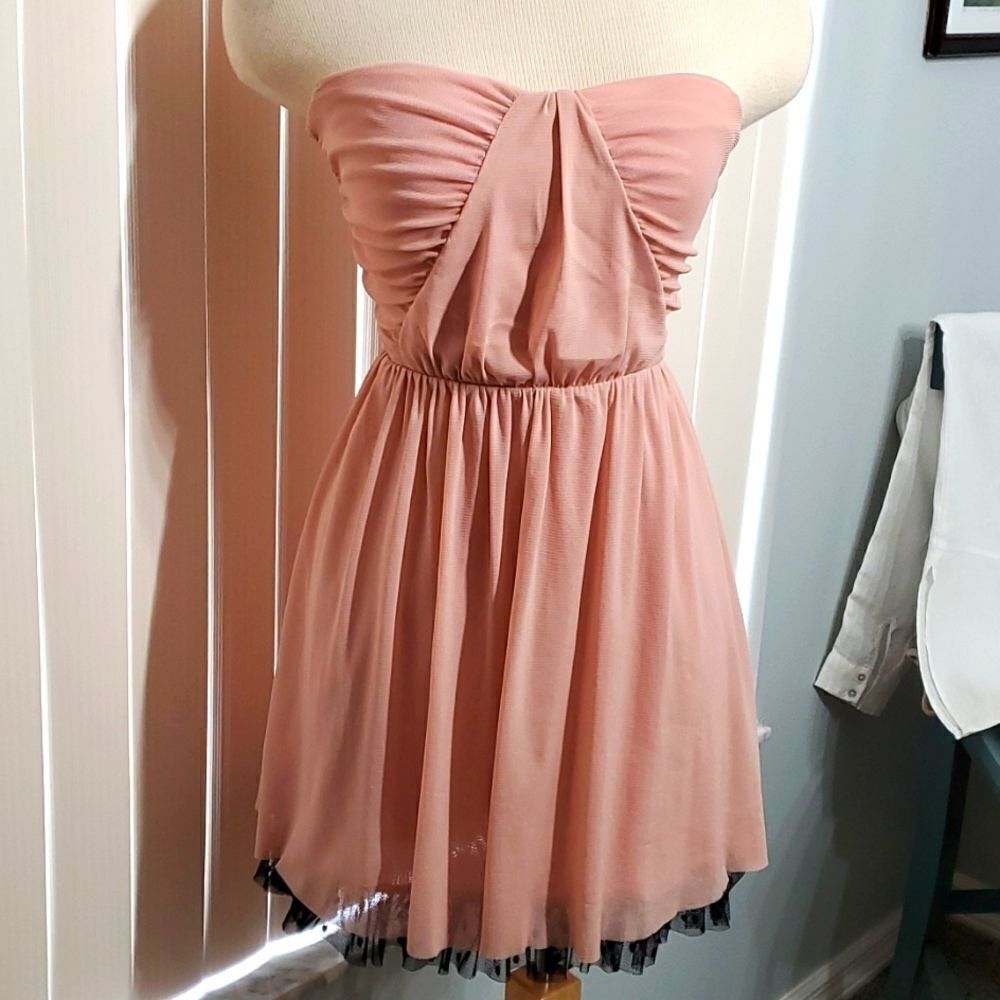 SEXY little party Prom dress. Dusty rose color. Size small. Haulter style.